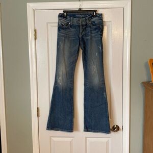Like new! Distressed jeans ! Smoke and pet free home